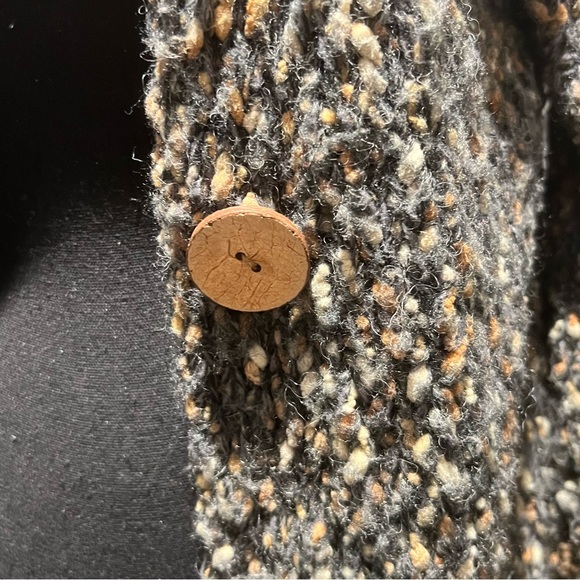 Jillian & Nicole Jacket - Picture 2 of 7